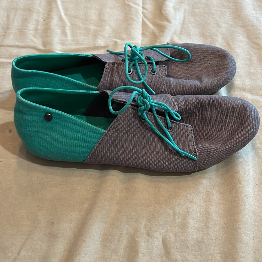 Volcom Soul Mates grey combo color with teal. Women’s size 8.5 width B medium. - Picture 7 of 15